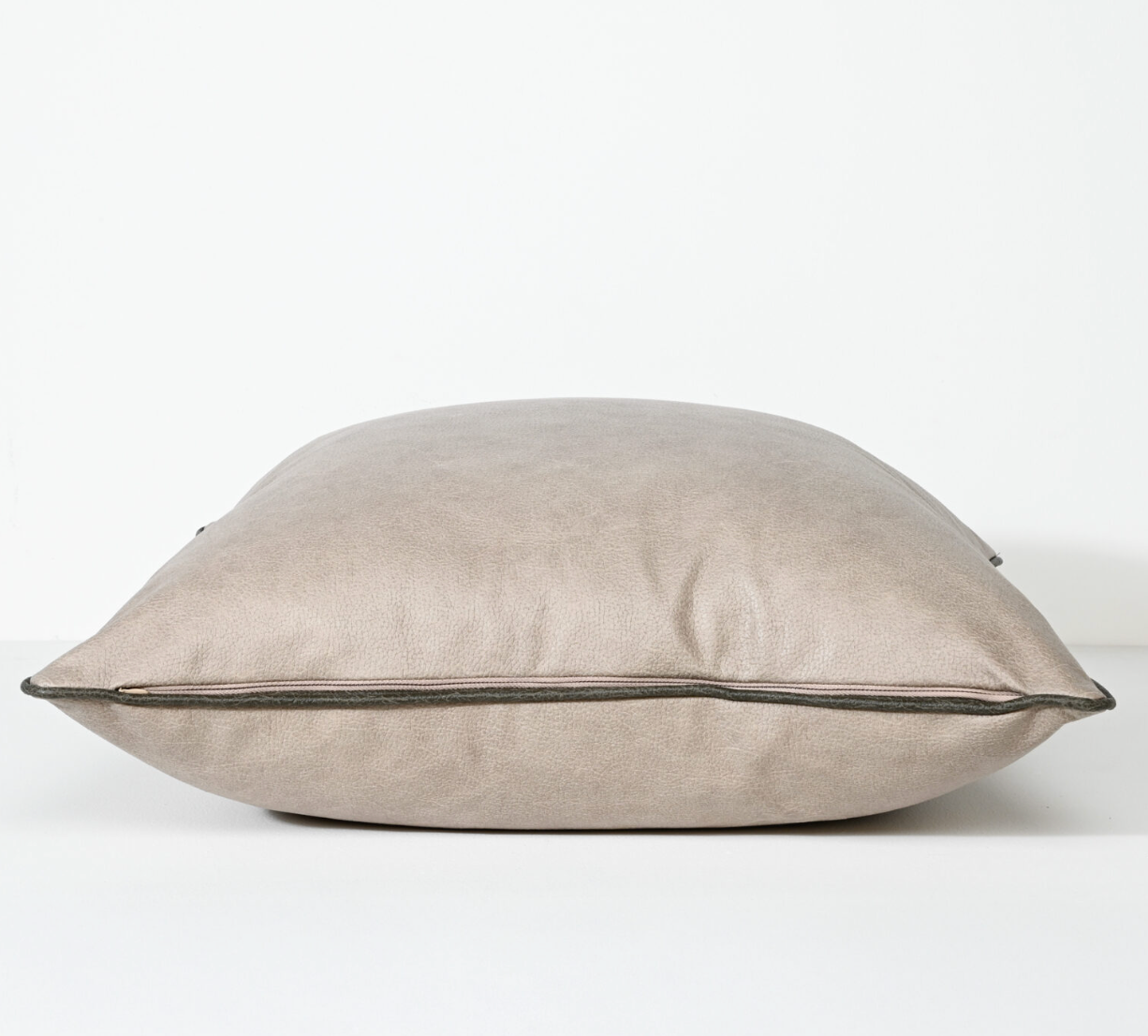 Art Leather Taupe – Vinyl Cushion – 57 X 57