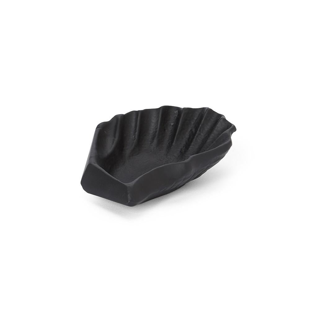 Oyster Pinch Bowl in Black