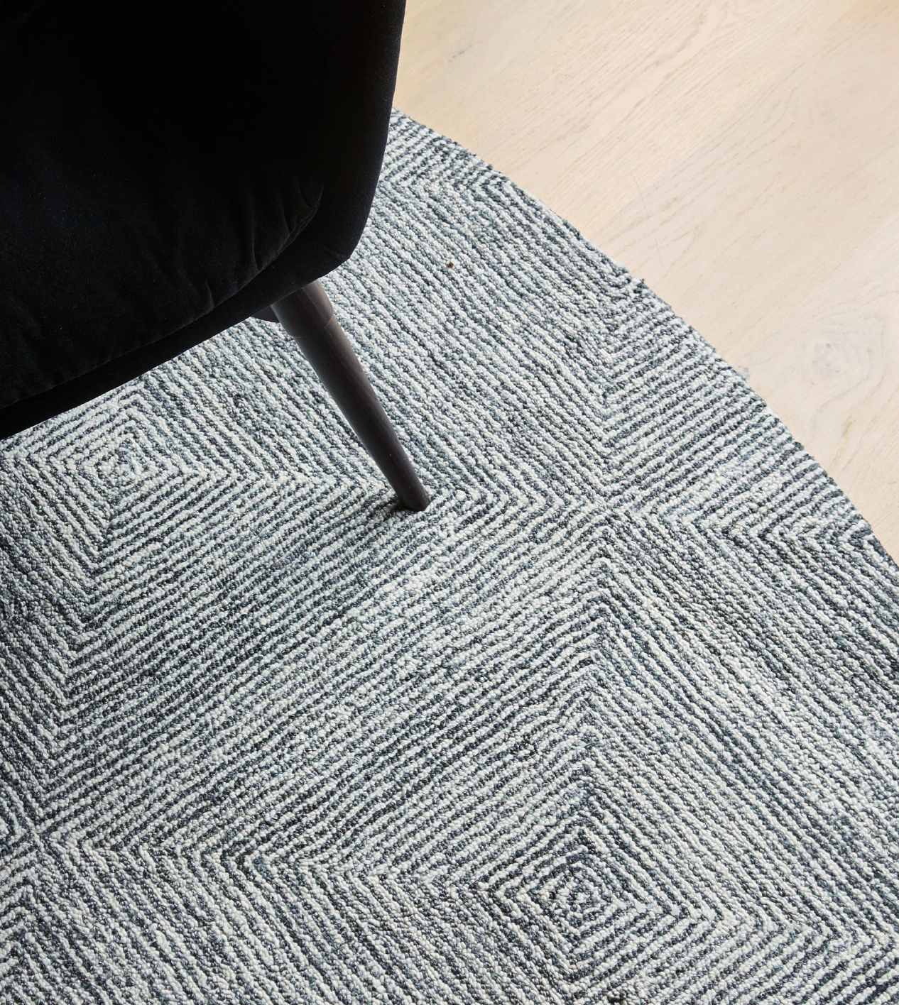 Silver Diamond Rug