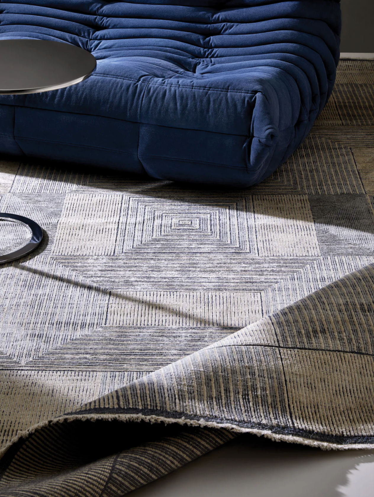 Rectilinear Patterned Rug - Blue/Ivory