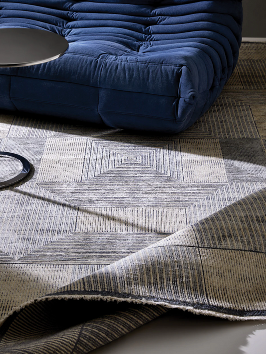 Rectilinear Patterned Rug - Blue/Ivory