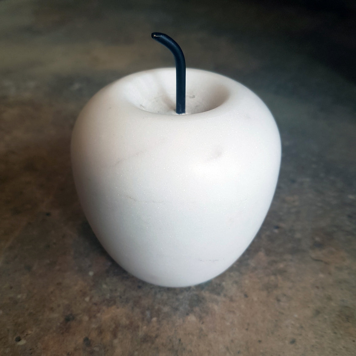 White marble apple
